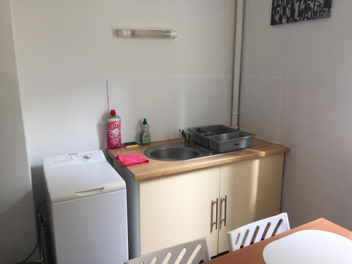Le Victor Hugo 2 D Et Sa Pizza Offerte Apartment Aurillac Bagian luar foto